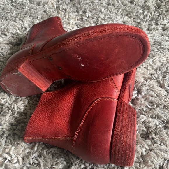 Women's Red Front Zippered Boots - Picture 4 of 6